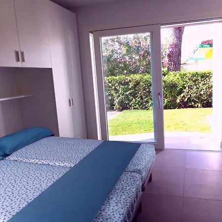 Stunning With Private Garden - Beahost