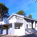 Stunning With Private Fenced Garden And Bbq Villa *
