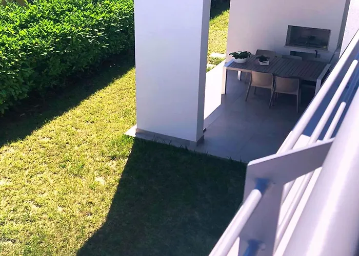 Stunning With Private Fenced Garden And Bbq Villa *