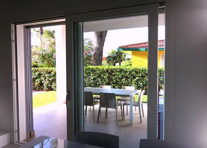 Stunning With Private Fenced Garden And Bbq Villa *