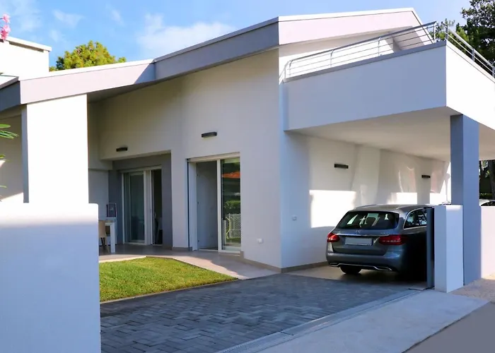 Stunning With Private Fenced Garden And Bbq Bibione