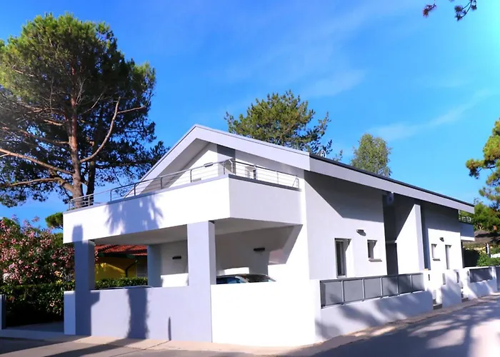 Stunning With Private Fenced Garden And Bbq Vila *