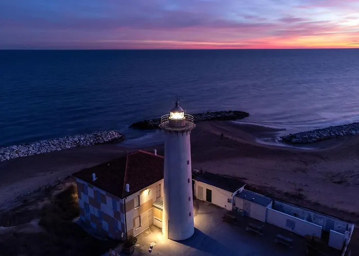 Villa Stunning With Private Fenced Garden And Bbq *